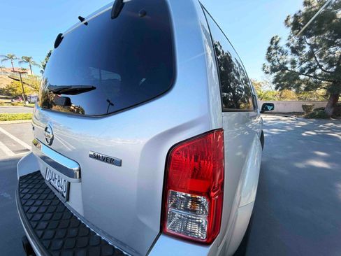 Used 2011 Nissan Pathfinder Silver image 13