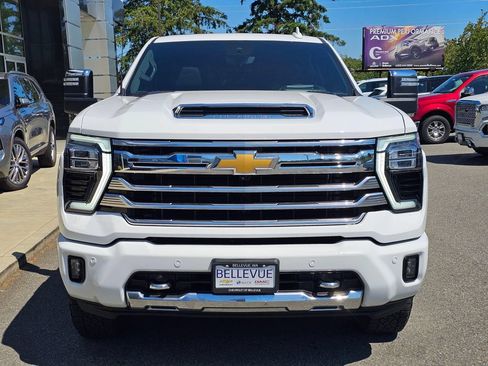 Used 2025 Chevrolet Silverado 2500 High Country w/ High Country Premium Package AWD/4WD image 8