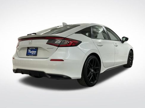Used 2023 Honda Civic Sport image 3