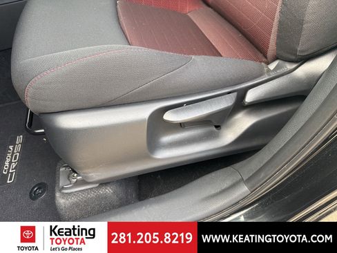 Used 2024 Toyota Corolla Cross AWD Hybrid image 14