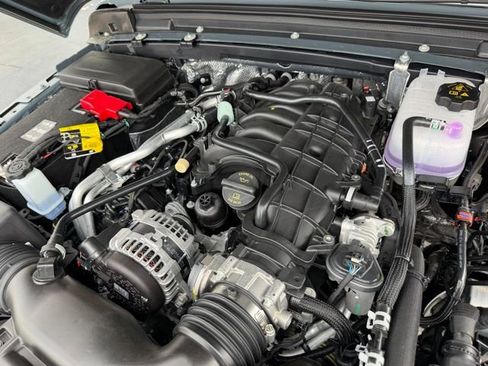 New 2026 Jeep Gladiator Sport AWD/4WD image 13