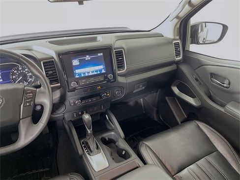 Used 2022 Nissan Frontier SV image 23