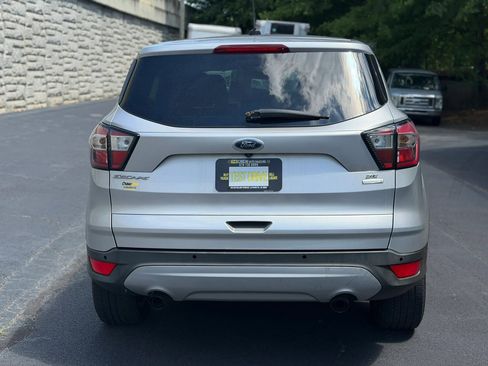 Used 2017 Ford Escape SE FWD image 8