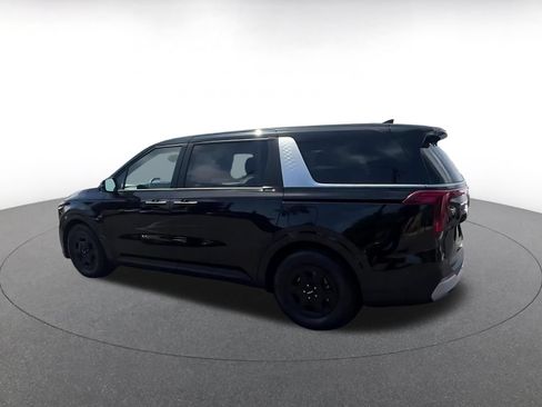 Used 2026 Kia Carnival FWD image 10