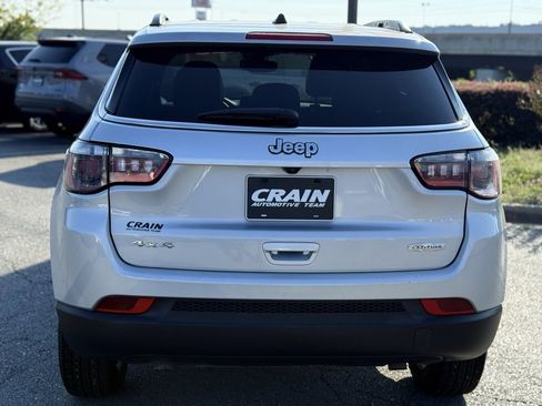 Used 2024 Jeep Compass Latitude image 6