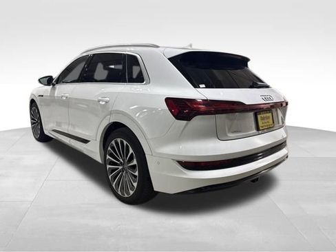 Used 2019 Audi e-tron Prestige w/ Prestige Package image 8