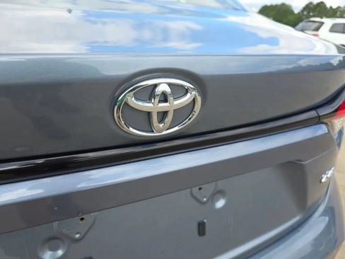 Used 2023 Toyota Corolla LE FWD image 9