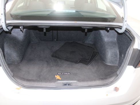 Used 2024 Nissan Altima 2.5 SV image 14