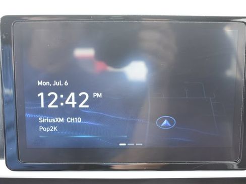 Used 2025 Hyundai Venue Limited FWD image 19