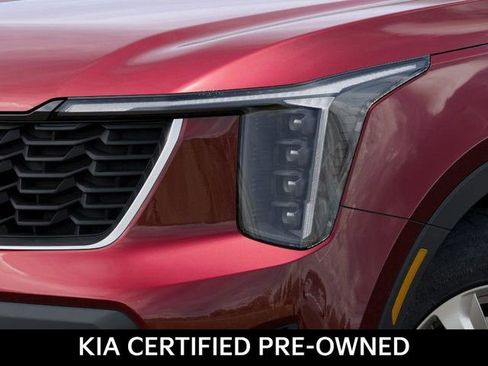 Used 2025 Kia Sorento LX image 10