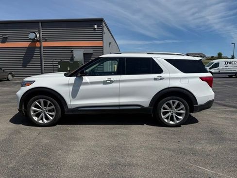 Used 2023 Ford Explorer Platinum w/ Technology Package AWD/4WD image 4