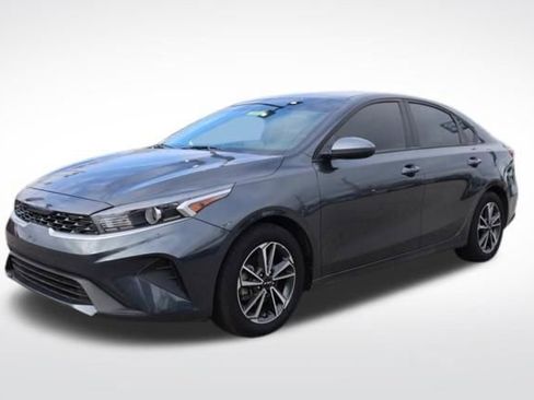 Used 2023 Kia Forte LXS FWD image 5