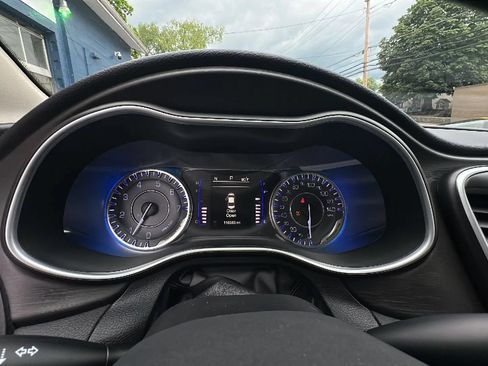 Used 2016 Chrysler 200 Limited FWD image 14