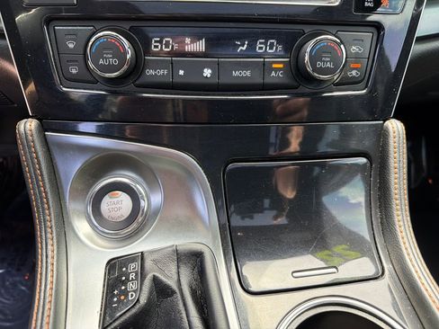 Used 2022 Nissan Maxima SR w/ Sport Mat Group FWD image 29