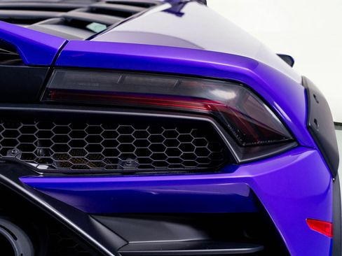 Used 2024 Lamborghini Huracan Sterrato image 18