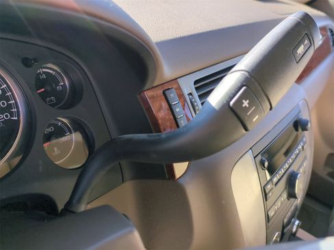 Certified 2011 GMC Yukon SLE image 14