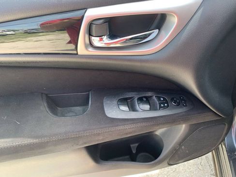 Used 2014 Nissan Pathfinder S FWD image 23