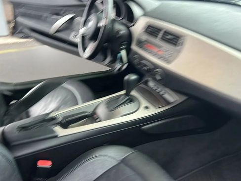 Used 2004 BMW Z4 2.5i image 23