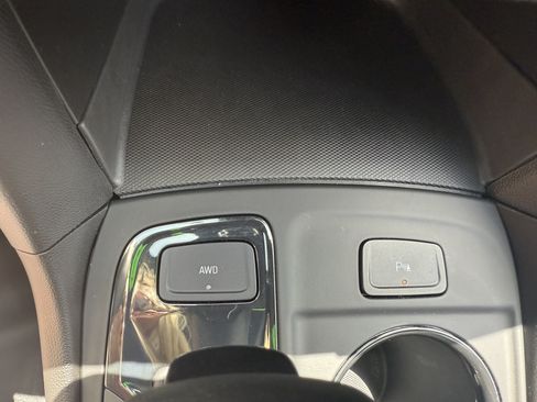 Used 2022 Chevrolet Equinox RS w/ RS Leather Package AWD/4WD image 31