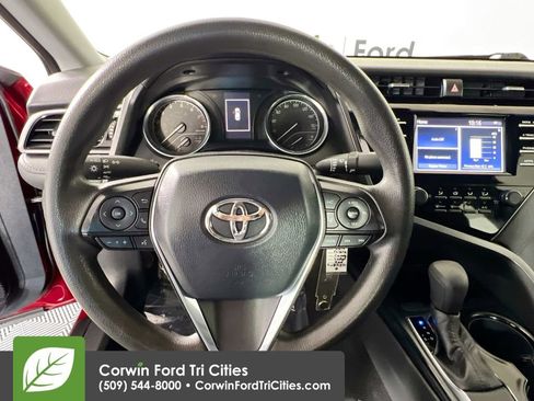 Used 2019 Toyota Camry LE FWD image 8