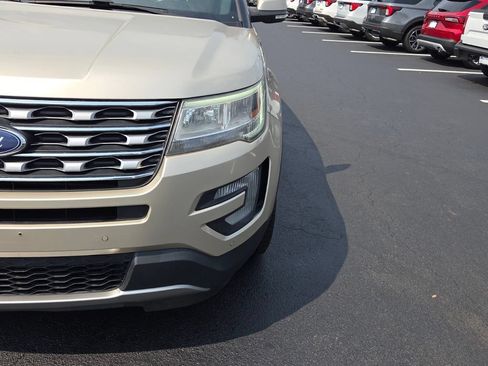 Used 2017 Ford Explorer Limited FWD image 28