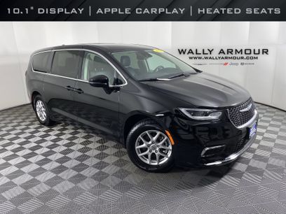Used 2024 Chrysler Pacifica Touring-L
