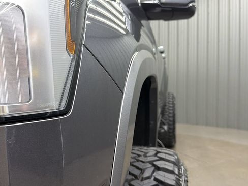 Used 2025 Toyota Tundra Limited AWD/4WD image 13