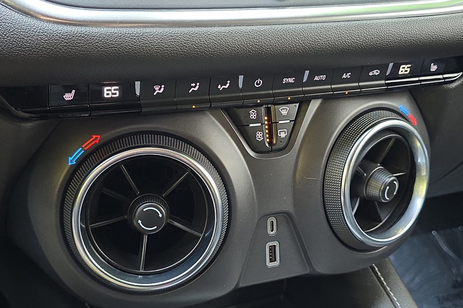 Used 2025 Chevrolet Blazer LT AWD/4WD image 20