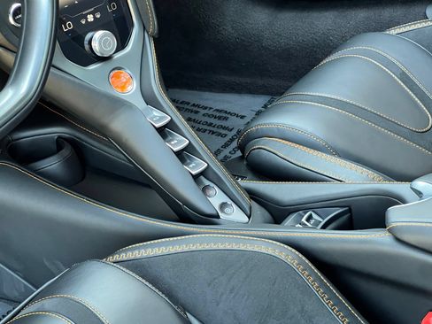 Used 2025 McLaren 750S Spider RWD image 34