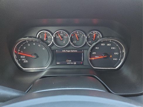 Used 2024 Chevrolet Suburban LS image 23