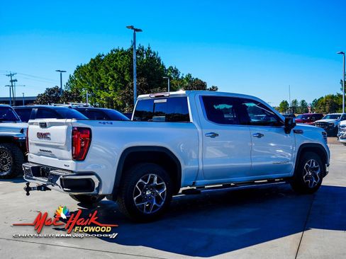 Used 2022 GMC Sierra 1500 SLT w/ SLT Convenience Package image 11