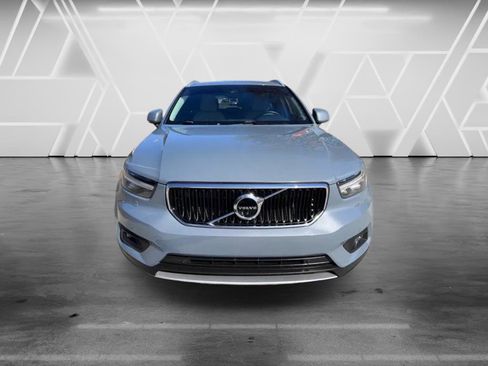 Used 2022 Volvo XC40 T5 Momentum AWD/4WD image 3