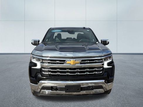 Used 2025 Chevrolet Silverado 1500 LTZ image 8