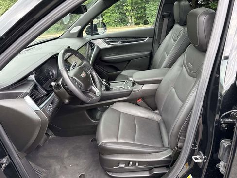 Certified 2024 Cadillac XT6 Premium Luxury w/ LPO, Floor Liner Package AWD/4WD image 6