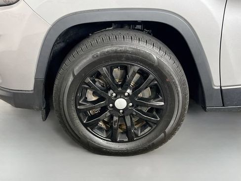 Used 2021 Jeep Cherokee Sport w/ Popular Appearance Group AWD/4WD image 11