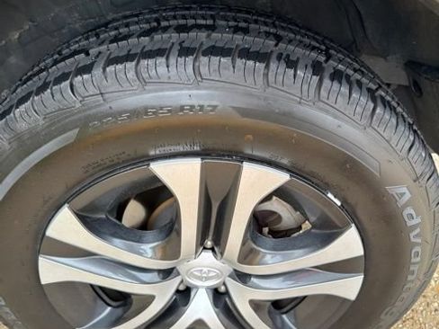 Used 2017 Toyota RAV4 LE FWD image 23