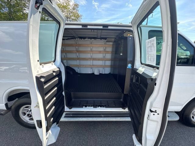 Used 2025 Chevrolet Express 2500 w/ Driver Convenience Package RWD image 12