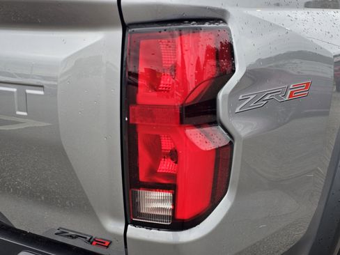Used 2023 Chevrolet Colorado ZR2 w/ ZR2 Convenience Package III image 8