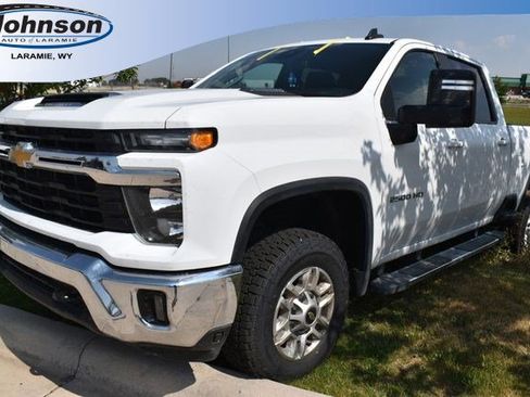 Used 2025 Chevrolet Silverado 2500 LT w/ Convenience Package AWD/4WD image 1