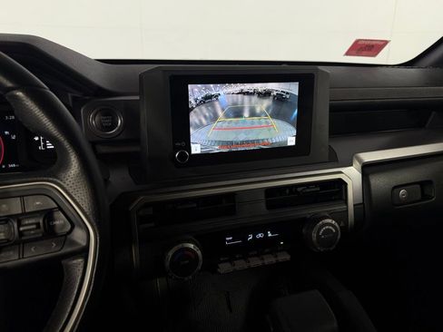 Used 2025 Toyota 4Runner SR5 AWD/4WD image 16