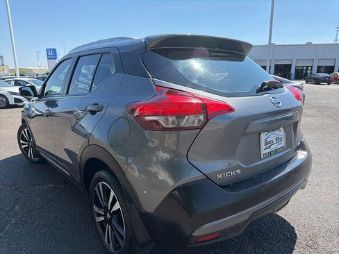 Used 2019 Nissan Kicks SR image 5