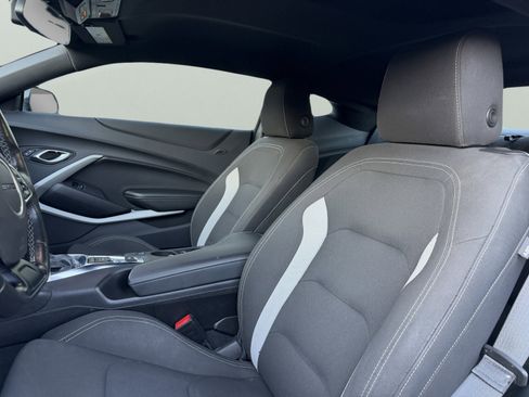 Used 2023 Chevrolet Camaro LT image 25