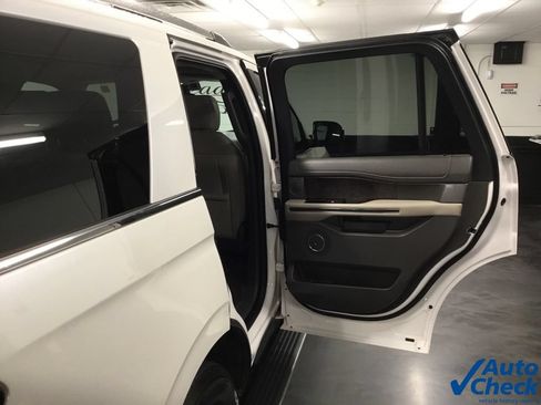 Used 2019 Ford Expedition Limited w/ Equipment Group 301A AWD/4WD image 34