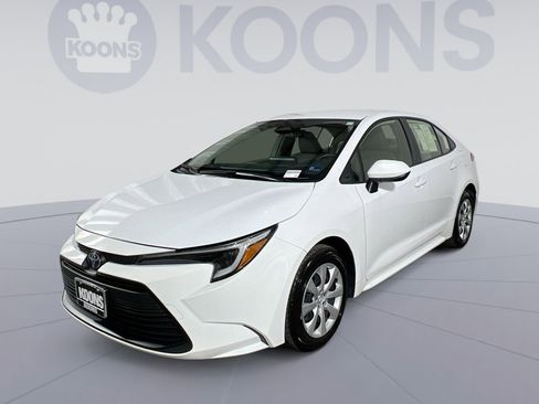 Used 2023 Toyota Corolla LE image 1