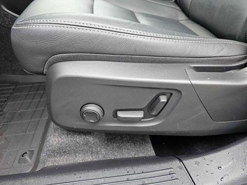 Certified 2025 Volvo XC40 B5 Core w/ Protection Package Premier image 27