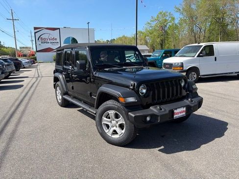 Used 2022 Jeep Wrangler Unlimited Sport image 2