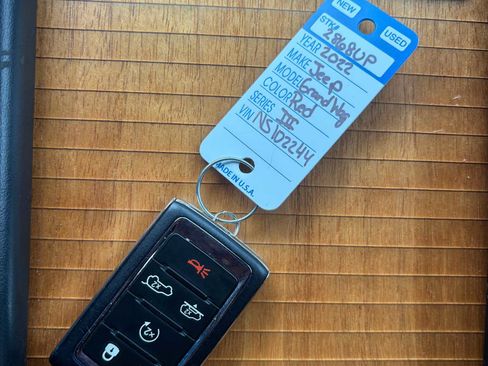 Used 2022 Jeep Grand Wagoneer Series III w/ Rear Seat Video Group 1 AWD/4WD image 36