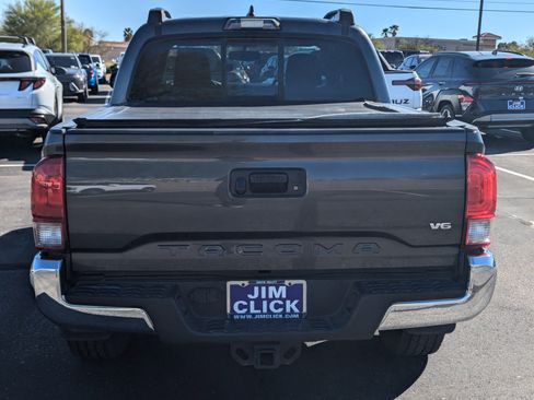 Used 2016 Toyota Tacoma TRD Off-Road w/ Towing Package image 3