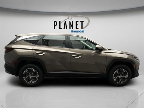New 2026 Hyundai Tucson Blue SE image 8