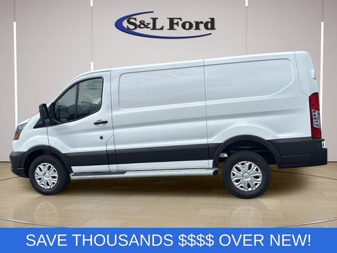 Certified 2025 Ford Transit 250 Low Roof w/ Exterior Upgrade Package RWD image 4